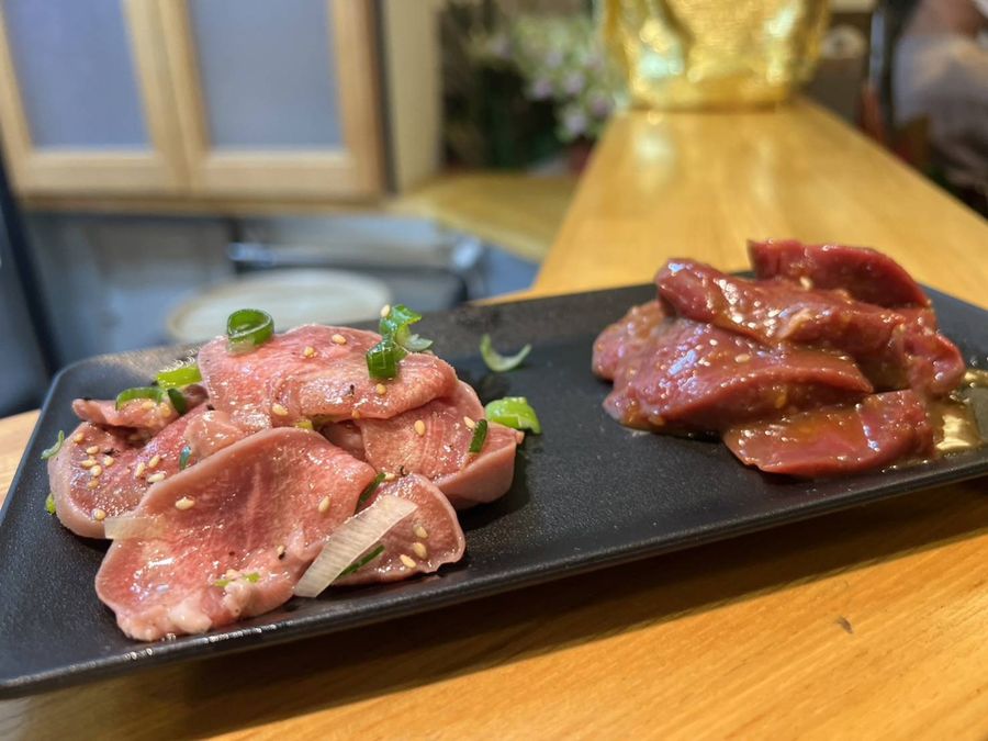 牛タン塩とハラミの盛り合わせ