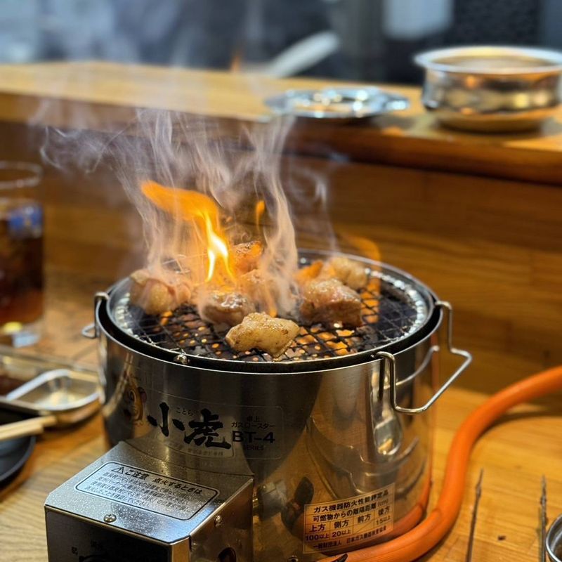 炎の上がる卓上ロースター